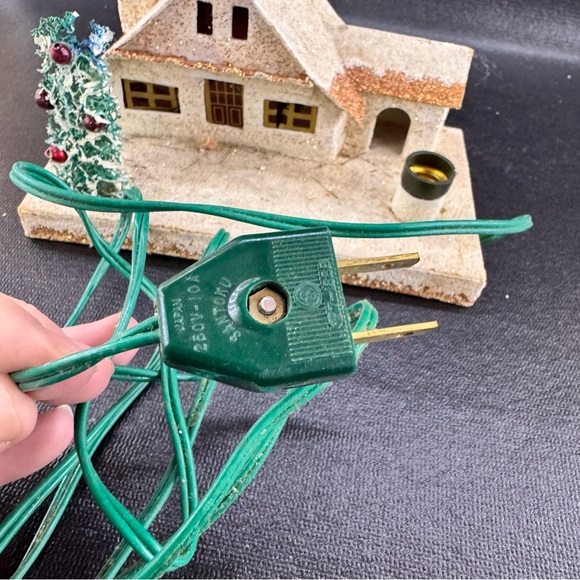 Set Of 11 Vintage Putz Houses Churches Beaded Bottle Brush Trees Japan - Picture 13 of 16